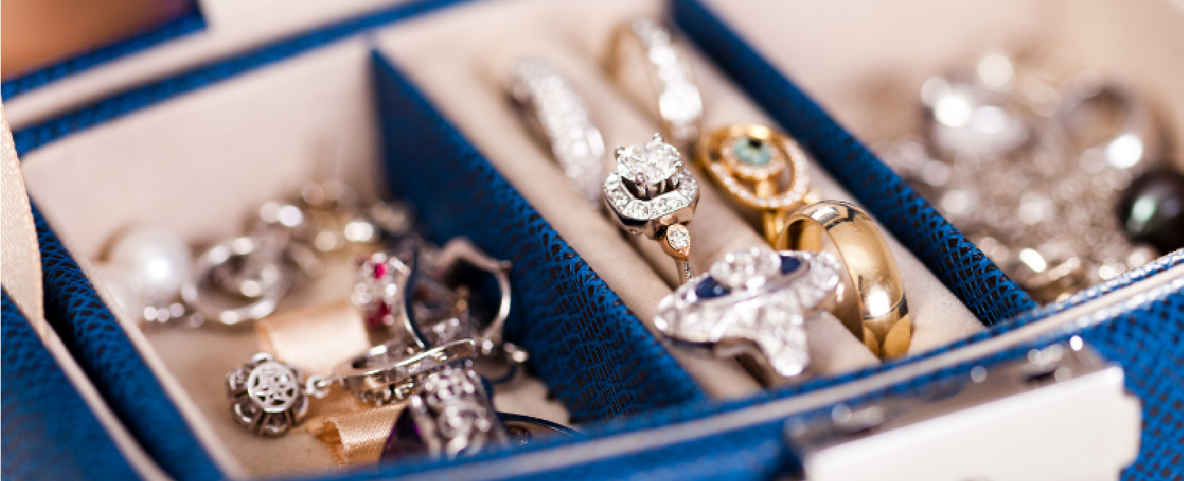 How to Identify Valuable Pieces In Your Jewelry Box | Worthy.com